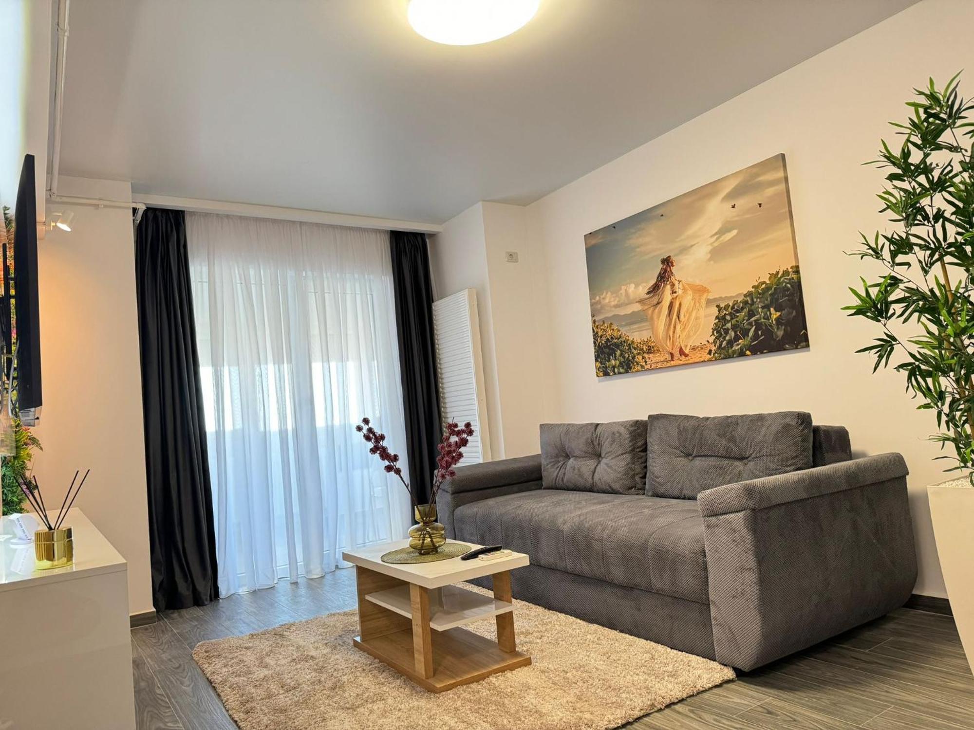 Luxury Glam Apartments Central Adress Bucuresti With Parking Exterior photo