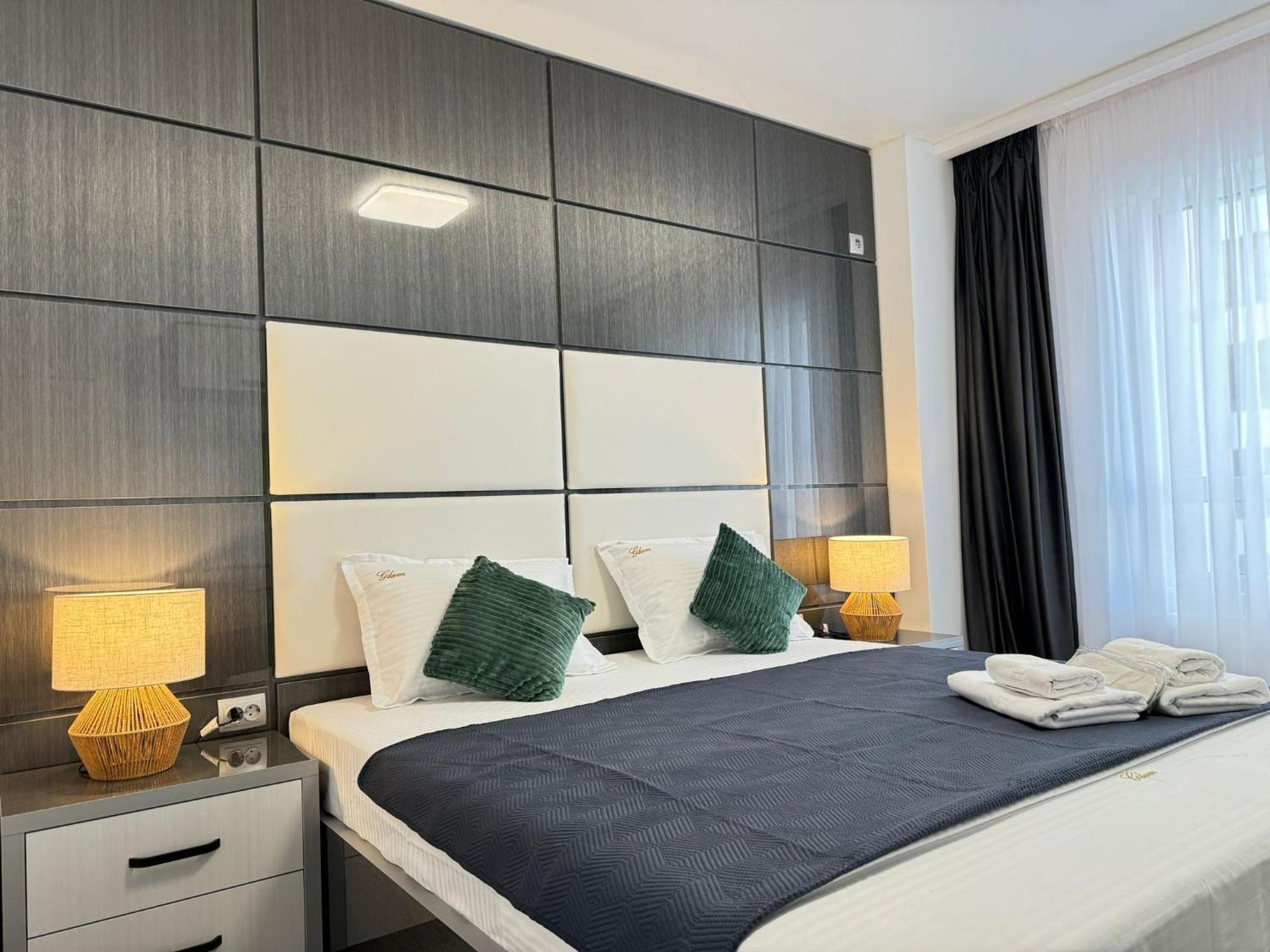 Luxury Glam Apartments Central Adress Bucuresti With Parking Exterior photo